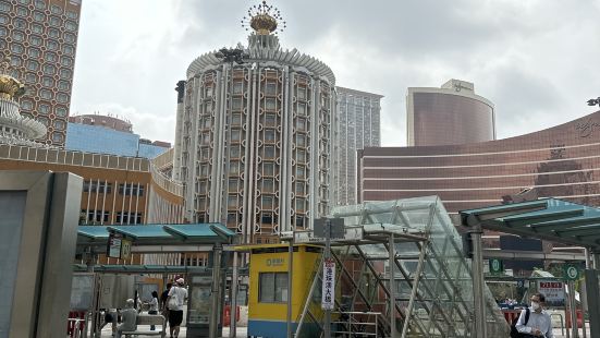 澳門半島最繁忙的交通樞紐 這裡的巴士基本上 能去到所有你想去