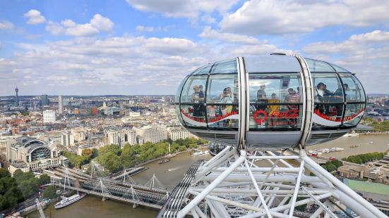 在英國倫敦泰晤士河畔的倫敦眼(London Eye)，是英國