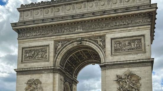 The Arc de Triomphe is absolut