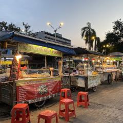 Thung Sri Muang Night Market 여행 사진