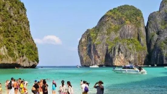 OMG you guys, the Phi Phi Isla