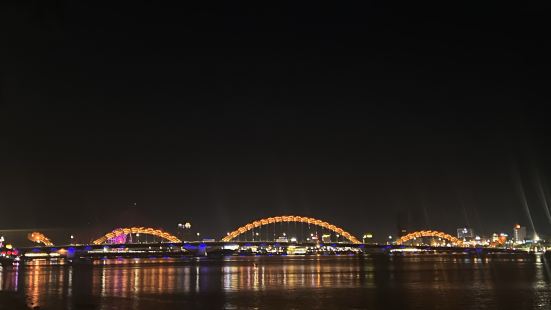 Danang&#39;s Han River comes a