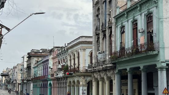 我非常推薦古巴的舊城。這個歷史悠久的地方保留了許多精美的殖民