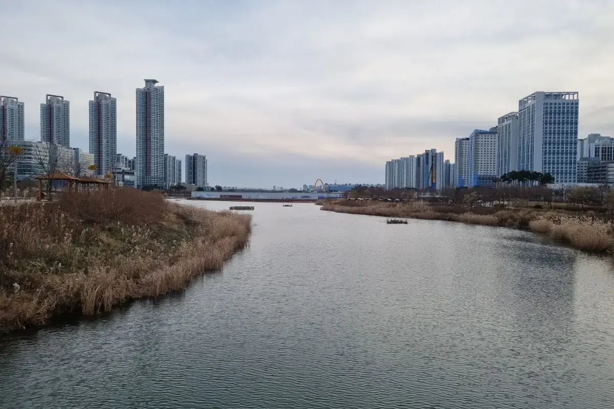 Cheongna Central Lake Park