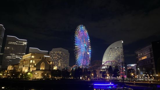 橫濱嘅夜景非常出名，仲可以搭郵輪轉過橫濱港，將所有那邊風景，
