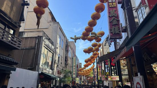 橫濱中華街很大規模，有很多中國餐廳和點心店，思鄉的時候特別值