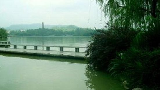 Huizhou West Lake is located a