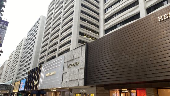 每次嚟都廣東道，都會見到有好多遊客，所以非常熱鬧，呢度都有好