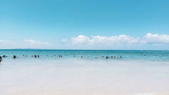 很棒的海灘，保存完好，景色優美。有些懸崖非常適合尋找鯨魚、海