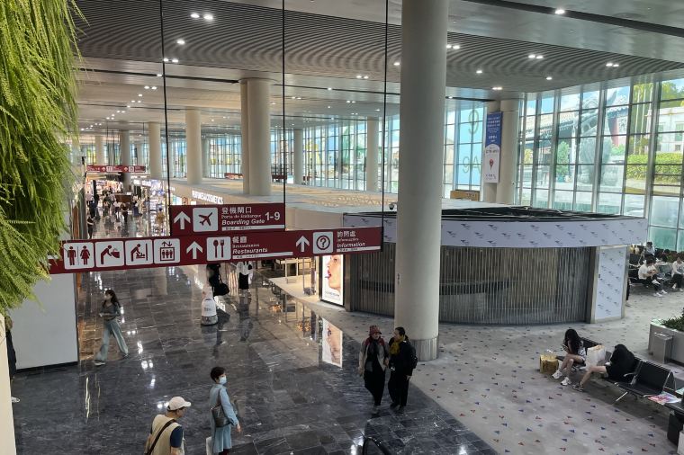 マカオ国際空港から出口までの動線
