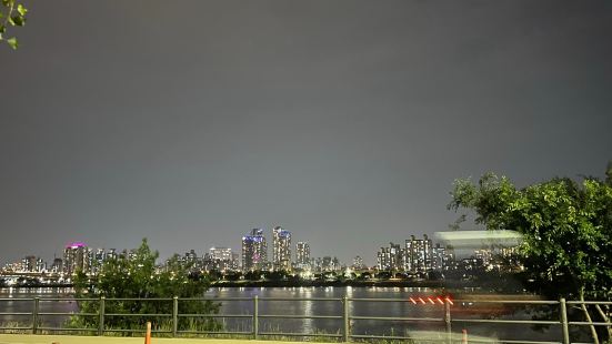잠실한강공원은서울에서 노을과 야경보기 좋은 명소이다. 