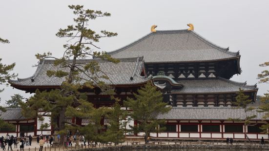 日本の古都、奈良にある東大寺。近鉄奈良駅から歩いて10分ほど