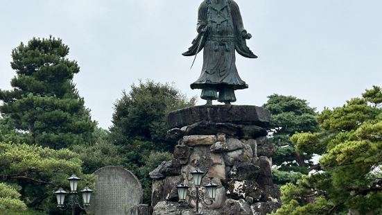 位於日本石川縣 金澤市的兼六園 ⛲️是日本極少數兼具寬廣腹地