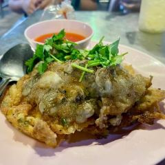Thung Sri Muang Night Market 여행 사진