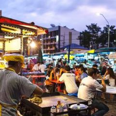 Thung Sri Muang Night Market User Photo