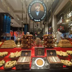 Hafız MuStafa 1864 糖果連鎖店張用戶圖片