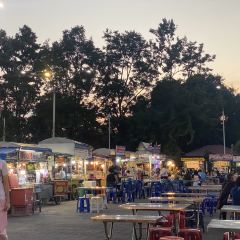 Thung Sri Muang Night Market 여행 사진