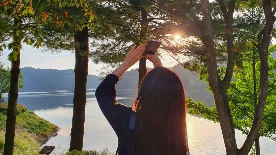 대통령 별장으로 유명하다. 가을에 단풍들면 아름다운 곳