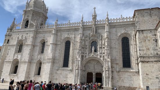 ベレンの塔とともに世界遺産に登録されたリスボン屈指の人気観光