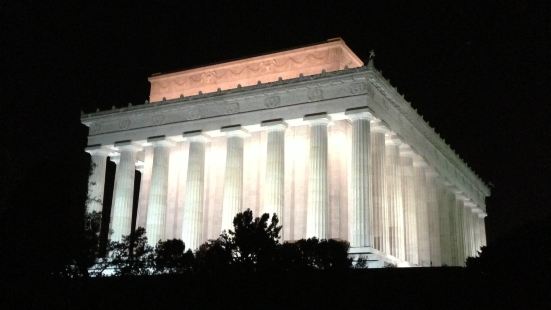 The Lincoln Memorial is an ico