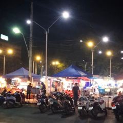 Thung Sri Muang Night Market User Photo