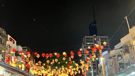 Jalan alor comes alive at nigh