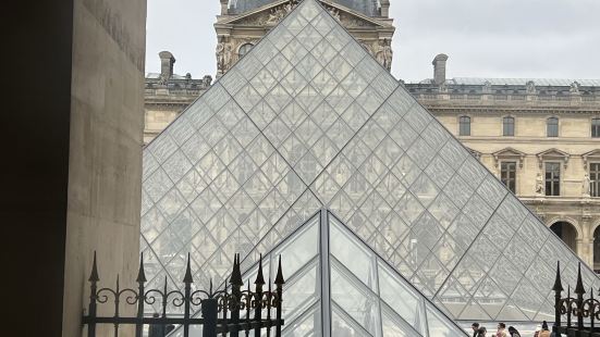 Louvre is so cool! Rich with h