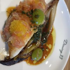 Hills House Dining 33 User Photo