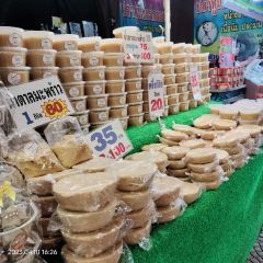 Amphawa Floating Market User Photo
