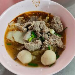 Rung Rueang pork noodle User Photo