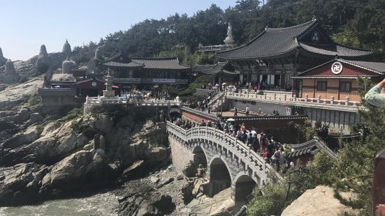 海の上にあるようなお寺でした。パワースポットです！ぜひ遊びに