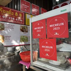 Rung Rueang pork noodle User Photo