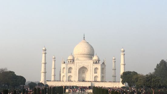 Taj Mahal is beautiful! But be