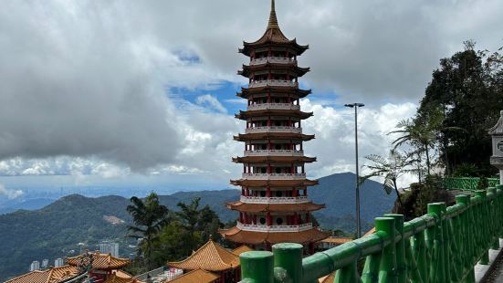 Chin Swee Caves Temple is a se