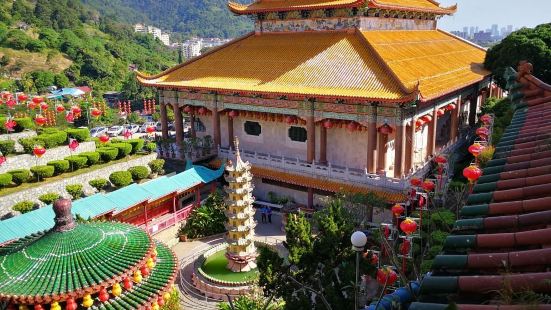 The Kek Lok Si Temple (Chinese