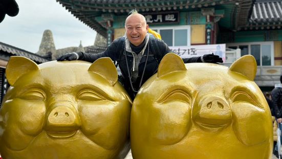 風景很棒的一座海邊寺廟雖說是海東龍宮不過各式的神祇都有反正重