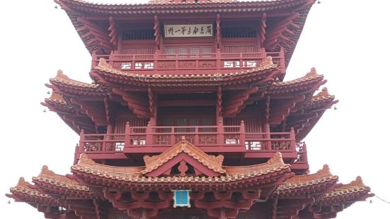 广东省肇庆市仿古建筑披云楼，位于端州区人民中路以西的端州古城