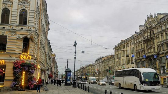 Nevsky Avenue: St. Petersburg&