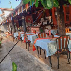 Motherhouse Bar and Restaurant 여행 사진