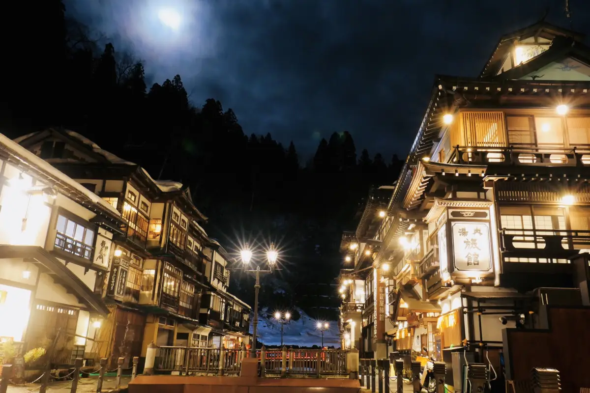 日本山形縣尾花澤市銀山溫泉
