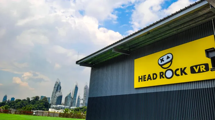 HeadRock VR: An Adventurous Virtual Reality Experience