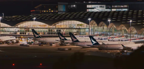 Hong Kong International Airport, Source: Photo by Sugarman on Unsplash