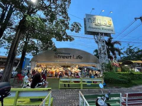 ตลาดกรีนเวย์ ไนท์มาร์เก็ต - จ.สงขลา (แหล่งที่มาของภาพ: Jachting)