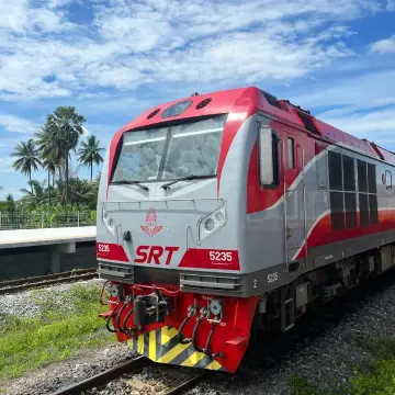 อำเภอโพธาราม : รถไฟในสถานี (Source: KengPSPS/Trip.com)