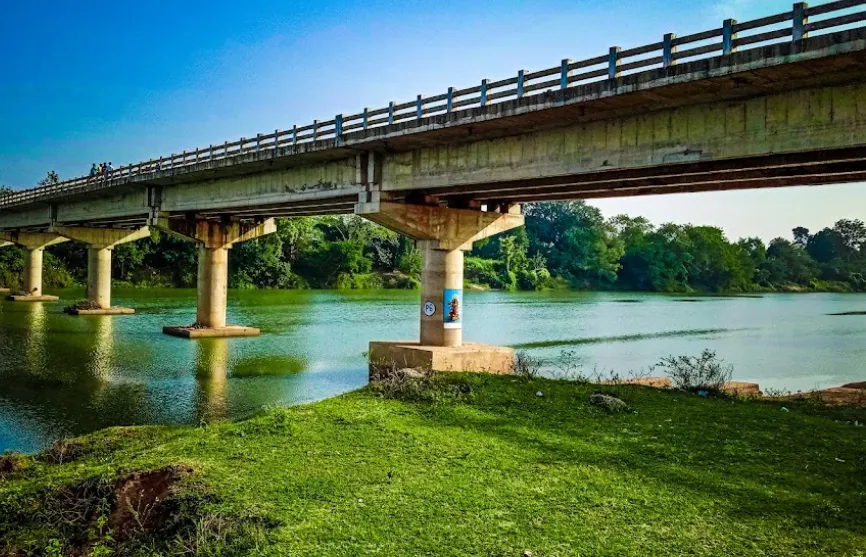 Bridge across Indravati River, Dolalghat. Source: Wikipedia