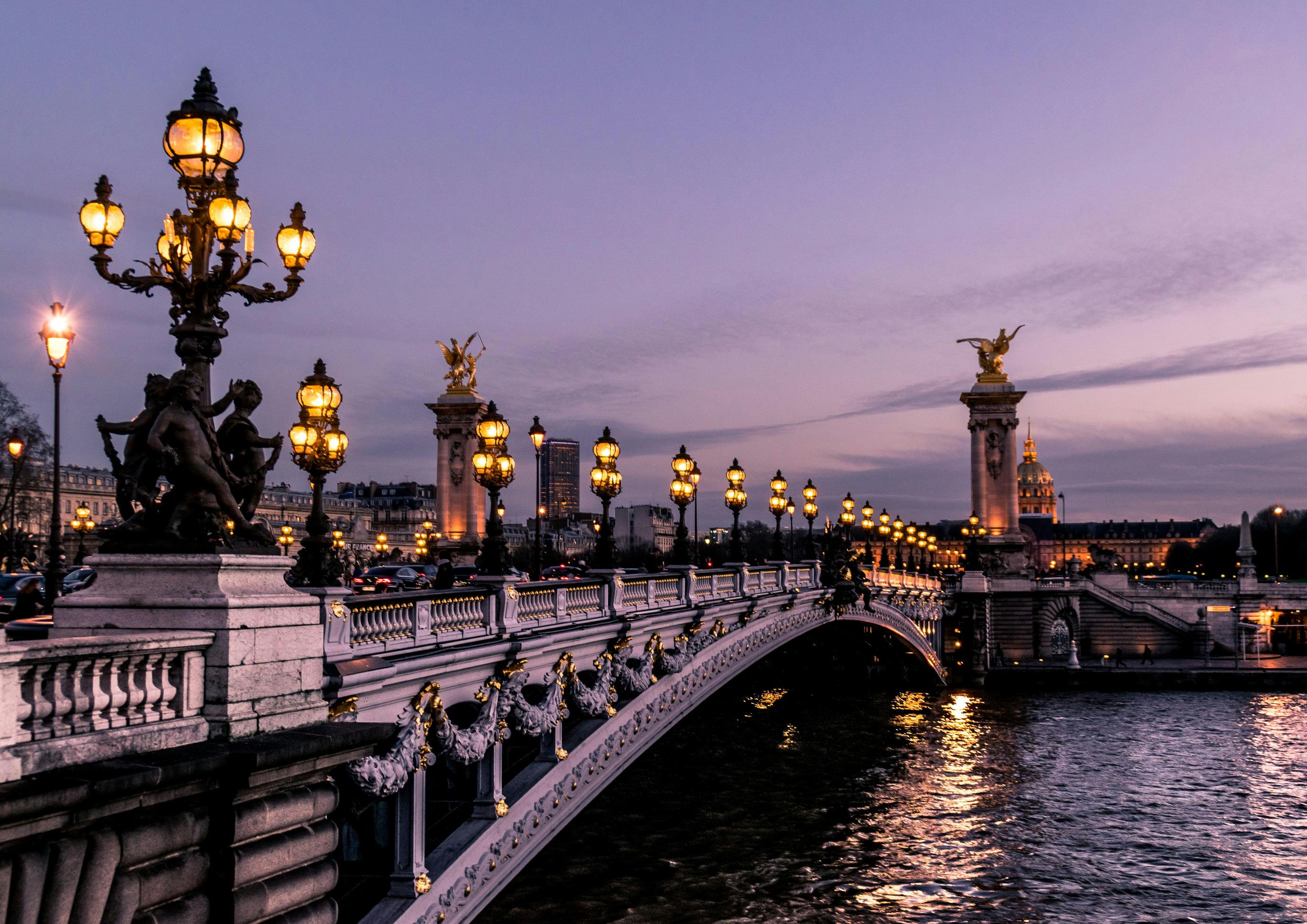 ปารีส - ฝรั่งเศส : สะพานปารีส (Source: Léonard Cotte/Unsplash)