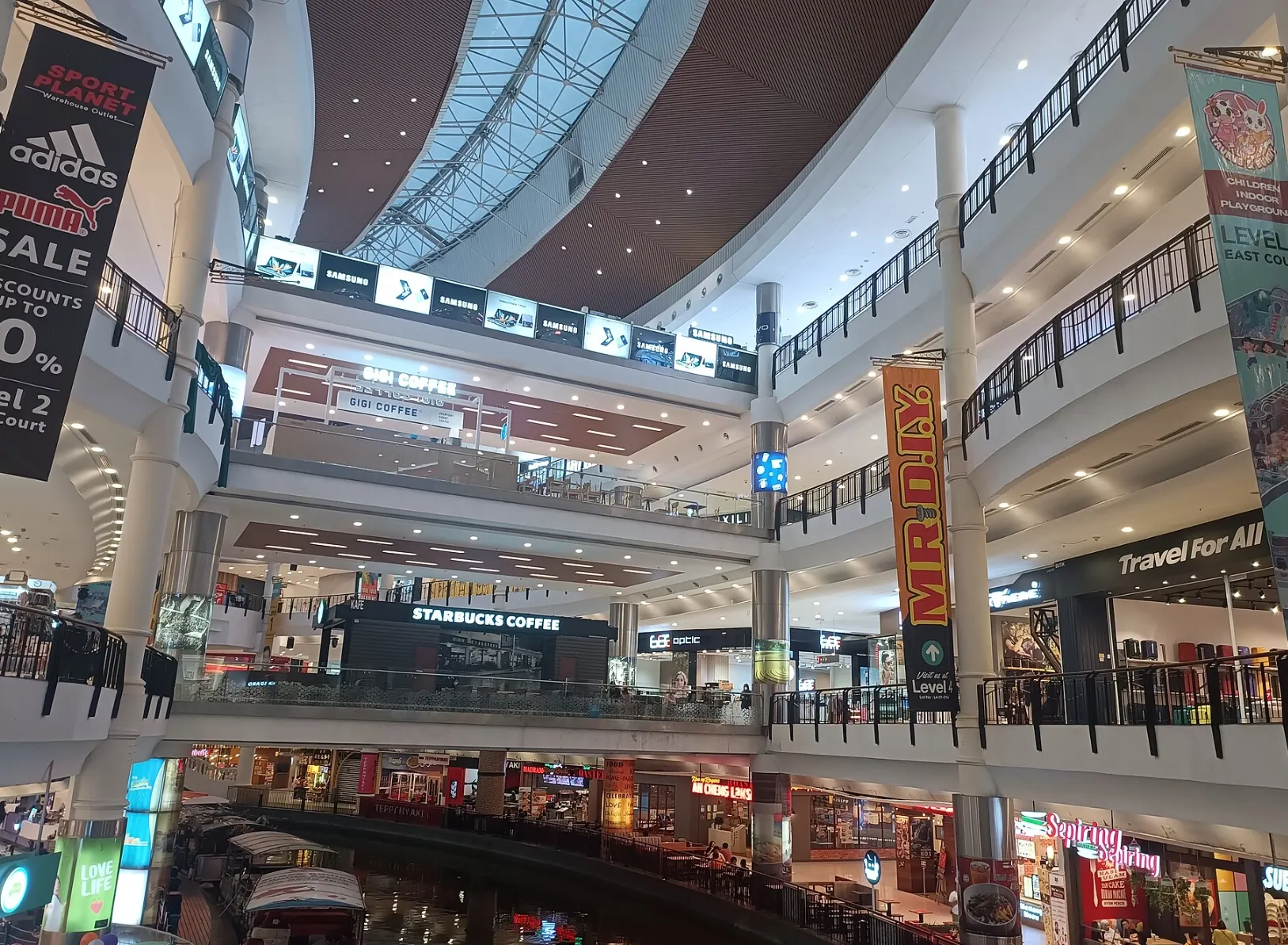 沙登綠水坊購物中心