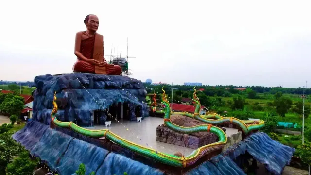 วัดป่าห้าพระองค์ ตำบลคลองสาม (แหล่งที่มาของภาพ: Mega Furniture รังสิต - คลองสอง)