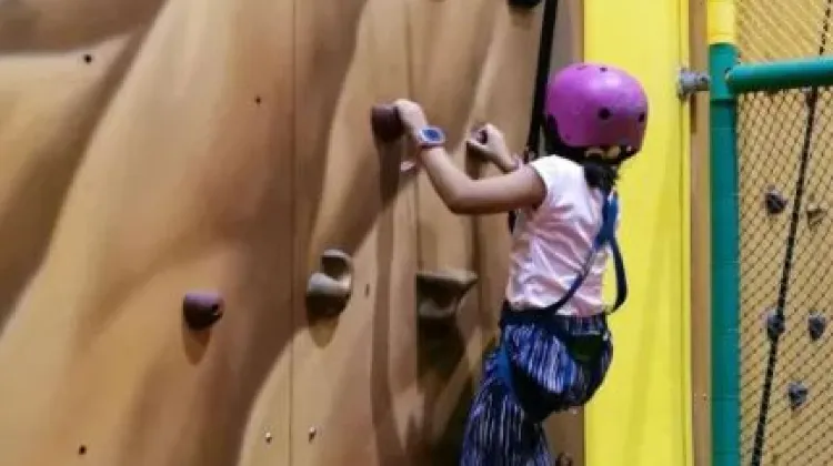 Epicland 內設有攀石牆