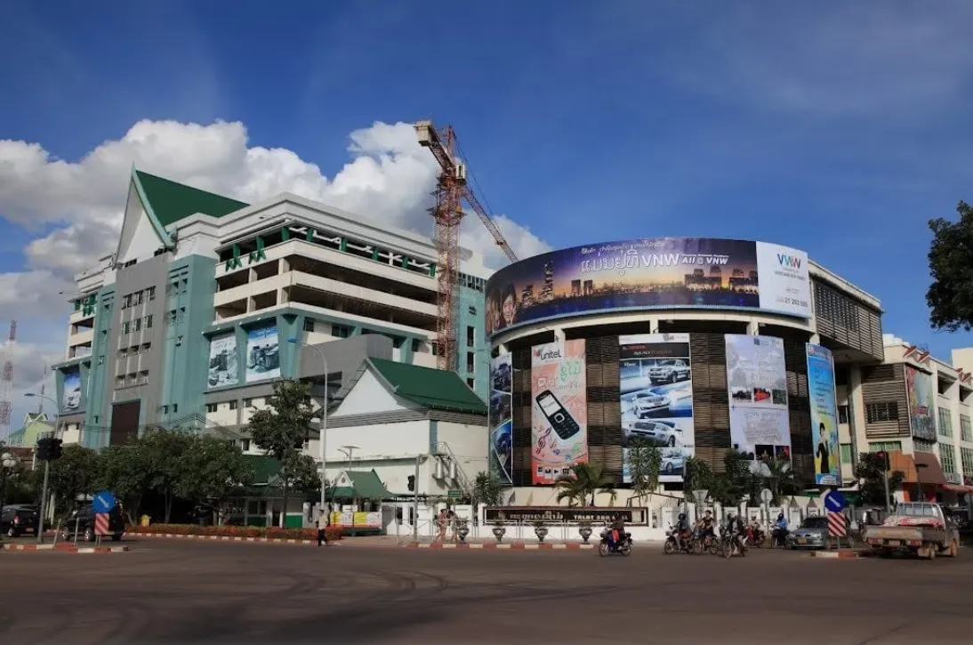 ห้างสรรพสินค้าตลาดเช้าเวียงจันทน์ - ประเทศลาว (แหล่งที่มาของภาพ: biig-travel)